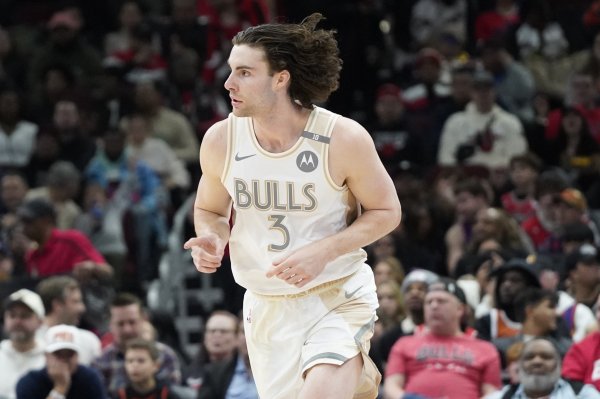 大智慧配资 美记: 吉迪在赌城但没去看公牛的夏联 似乎显示其续约谈判不顺利